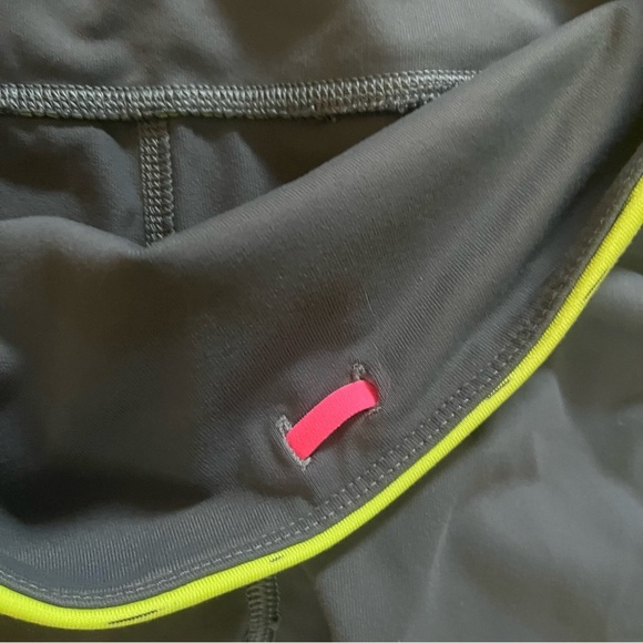 Victoria’s Secret VSX knockout crop leggings women Sz small gray neon pocket - Picture 5 of 8